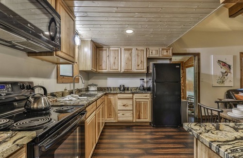 Rivers Edge Cabin | Reel On The River | Ellijay, GA