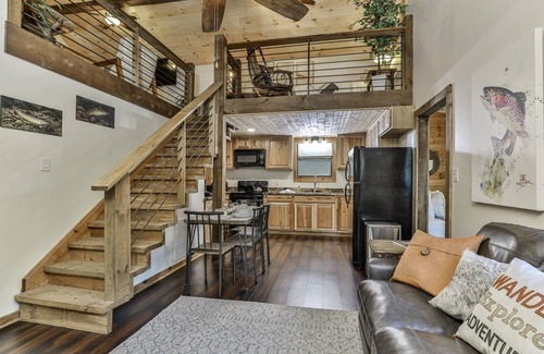 Rivers Edge Cabin | Reel On The River | Ellijay, GA