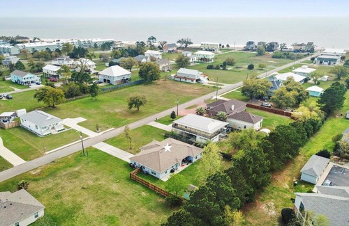 Long Beach House | Reel Paradise 3 Bedrooms