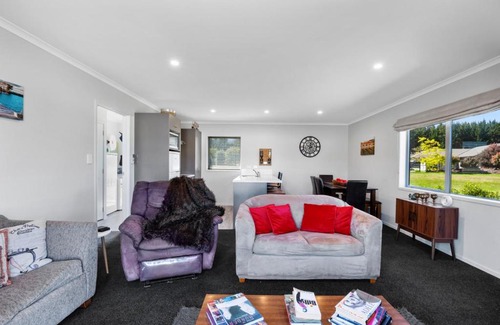 Motuoapa House | Reelax Inn - Motuoapa Holiday Home