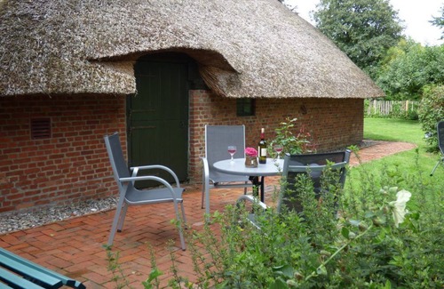 Wasserkoog House | Reetdach-appartement "wasserkoog 22" in Tetenbüll für 2 Personen