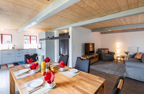 Ekenis House | Reetdachkate Ekenis
