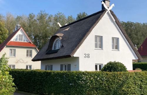 Glowe House | Reethaus Lise - Familienfreundlich mit Strandkorb, Kamin und Bollerwagen - 12 Gehminuten zum längsten Strand Rügens