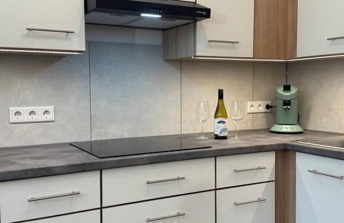 Busumer Deichhausen Apartment | Reethaus Seeschlößchen, apartment Westmöwe, only 200m to the beach