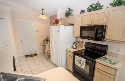 Lake Berkley Villa | Ref 10. Lake Berkley. Villa own pool. Gas BBQ. Near Disney