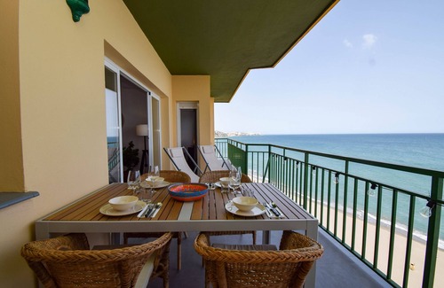 Torreblanca Apartment | Ref: 204 Beachfront 2 bedroom apartment in Torreblanca with spectacular sea views