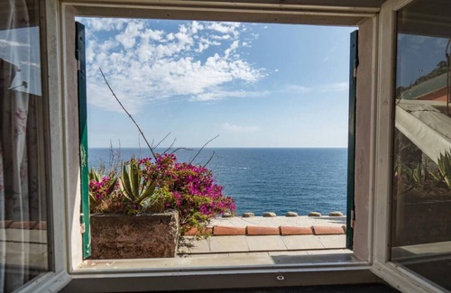 Vernazza Apartment | Refilea Sea View Tower with Views