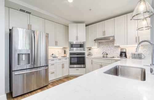 Four Mile Village Condo | Refined Comfort Awaits You and Your Guests in this Three-Bedroom Retreat with Pool Views at Sandestin Golf and Beach Resort!