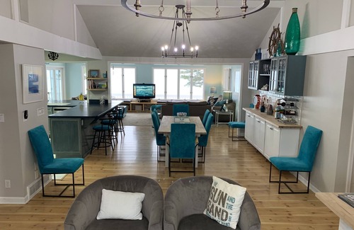Elk Rapids House | Reflective Fall Color Weekends, 6 BR, 14 beds, 5 baths, Barrel Sauna, sleeps 22