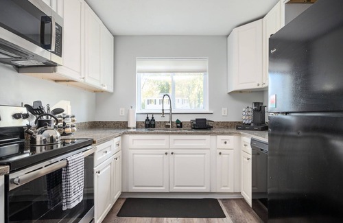 College Park Apartment | [REFRESHED] Quiet & Quaint 1BR 5min to airport and 15mins to downtown