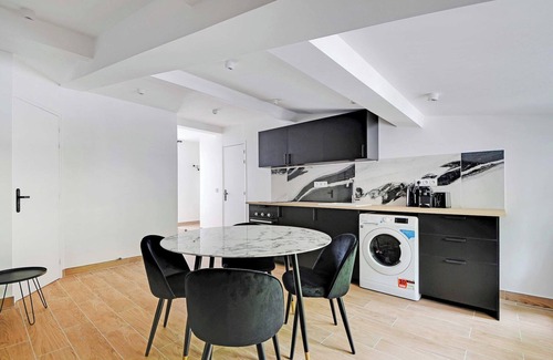 18th Arrondissement Apartment | Refreshing 2BD/6P apartment - 18th ard