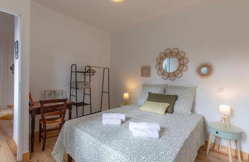 Bagneres-de-Bigorre Apartment | Refuge de l'ours : T2 équipé avec parking et wifi
