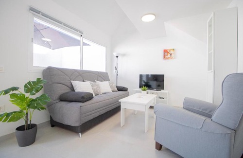 Balito Apartment | Refurbish Apartment with terrace