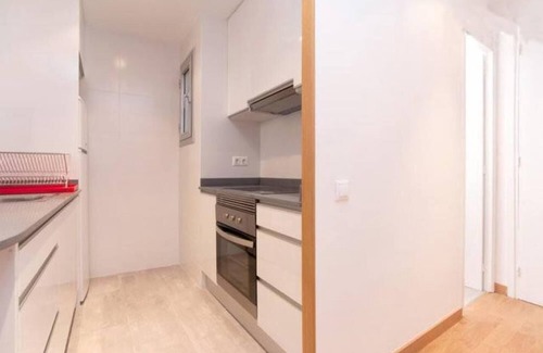 La Salut Apartment | Refurbished flat close by the Park Güell