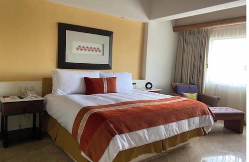 Fluvial Vallarta Hotel | Regal 3bd PH with private pool in Beach Resort Spa