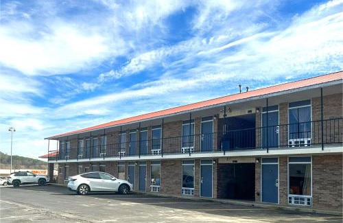 Guntersville Hotel | Regal Inn Guntersville By OYO Hwy 431