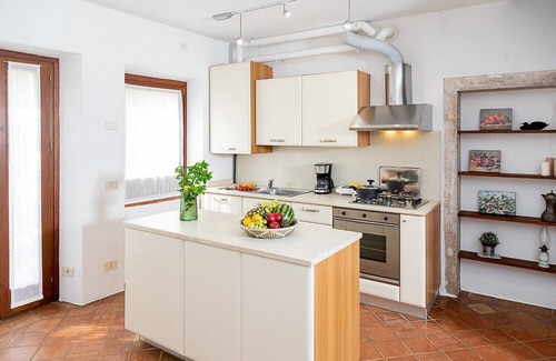Montioni Ski Chalet | Regarda - Countryhouse Nocino 2 in the middle of Lake Garda vineyards