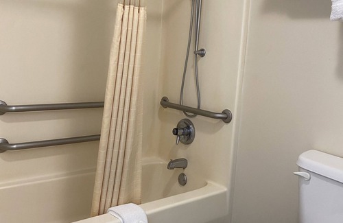 Fayetteville Hotel | Regency 7 Motel