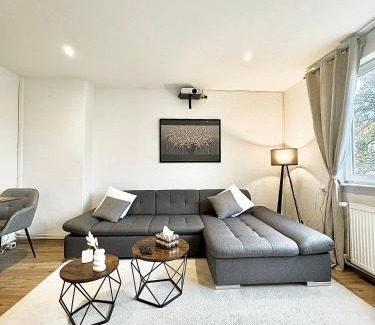 Ricklingen Apartment | REGENCY Apartments - Traumhafte zentrale 40m2 Wohnung mit Kinoleinwand, WiFi und Netflix
