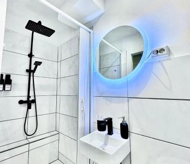 Ricklingen Apartment | REGENCY Apartments - Traumhafte zentrale 40m2 Wohnung mit Kinoleinwand, WiFi und Netflix