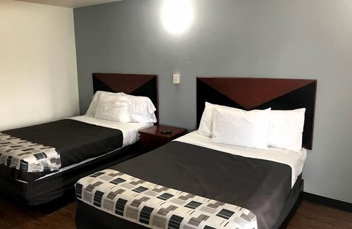 Broadmoor Hotel | Regency Inn