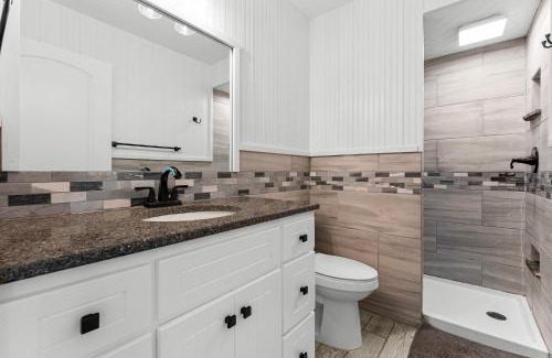 Crescent Beach Apartment | Regency Towers #0307