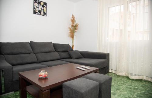 Alcanar House | Reihenhaus in Alcanar mit Garage