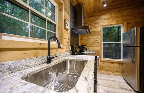 Broken Bow Apartment | Reindeer Shack-Sleeps 3/Hot Tub