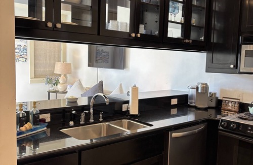 Sunnyside Condo | Rejuvenation at a Beach Village by the Sea