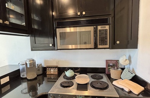 Sunnyside Condo | Rejuvenation at a Beach Village by the Sea