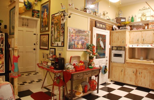 Bay St Louis Apartment | Relax and Enjoy a Retro Studio on Main Street in Old Town Bay Saint Louis