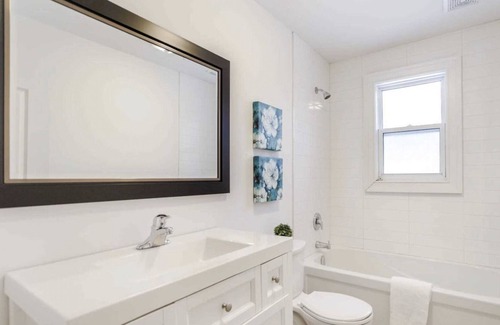 Pickering House | Relax and Enjoy This 3 Br Cottage style City home