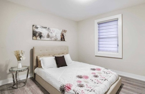 Pickering House | Relax and Enjoy This 3 Br Cottage style City home