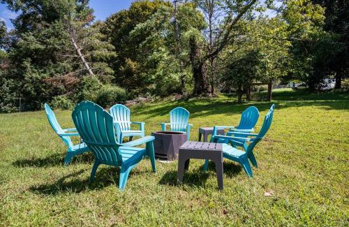 Knoxville House | Relax and Explore - Knoxville Stay with Hot Tub and Grill