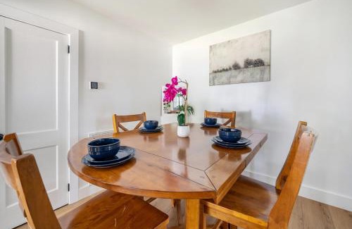 Knoxville House | Relax and Explore - Knoxville Stay with Hot Tub and Grill