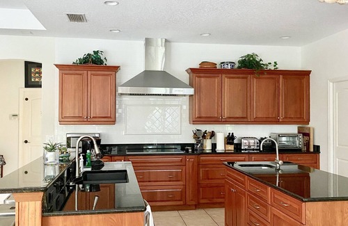 South Sarasota House | Relax and Play: Private Pool, Hot Tub, Tennis, Basketball on 1 acre in Sarasota.