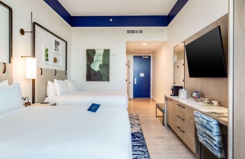 Ojus Hotel | Relax and Recharge in Miami! Rooftop Pool, Pet-friendly Property!