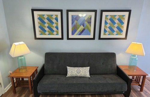 Cleveland Apartment | Relax and recharge in this 1 Bedroom Apartment near the heart of Cleveland