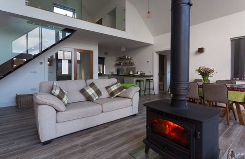 Glencar House | Relax and Refuel to the Rhythm of Nature at Fia Lodge.