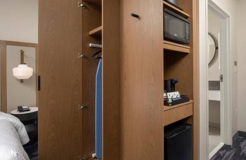 Florida City House | Relax and Unwind! 2 Comfortable Units, Free Breakfast & Parking, Pets Allowed