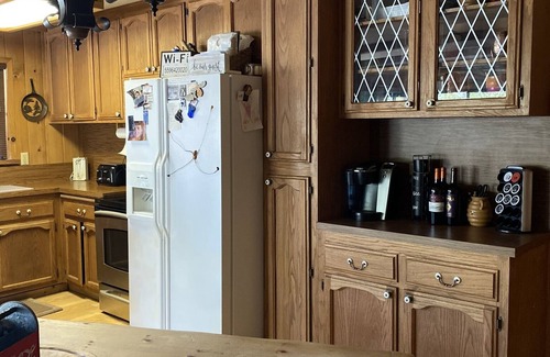 Bass Lake House | Relax and unwind at beautiful Bass Lake