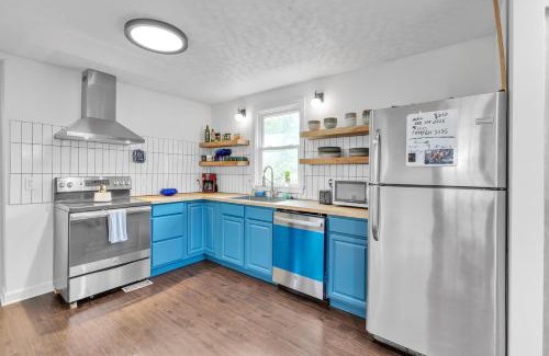 Fayetteville House | Relax and Unwind in the Heart of Fayetteville home