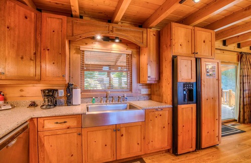 Waynesville Cabin | Relax at 4100 Ft - Views of Smoky Mountain National Park