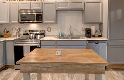 Grayland House | Relax at Beach Barn Getaway with Hot Tub - Short Walk to the Beach