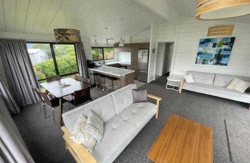 Pauanui House | Relax at Pauanui - Pauanui Holiday Home