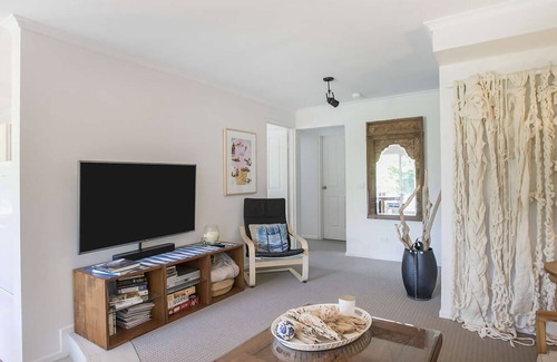 Mollymook Beach Apartment | Relax at The Sands - Exceptionally presented unit just moments from the beach