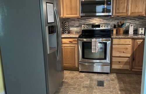 Burnsville House | Relax at the Stargazer, clean & serene!