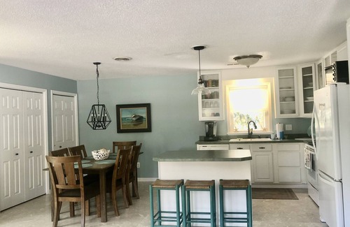 Emerald Isle House | Relax at this classic beach cottage.