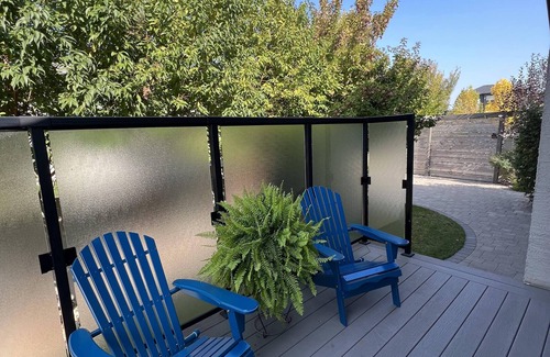 Regina House | Relax at this peaceful oasis