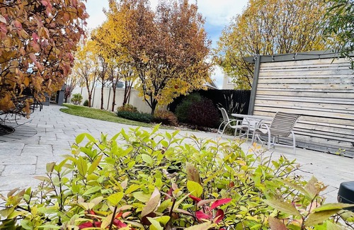 Regina House | Relax at this peaceful oasis